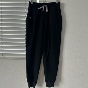 FIGS BLACK JOGGER SCRUBS